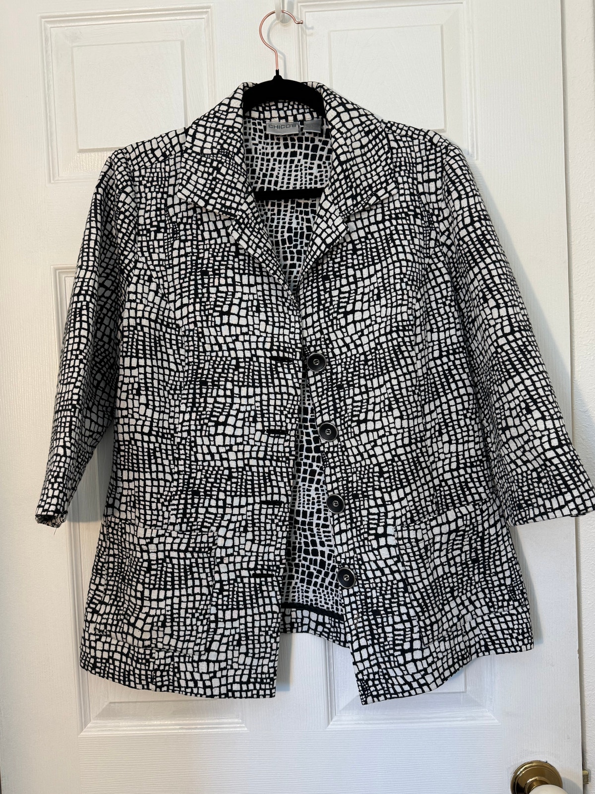 Chicoâs Black & White Abstract Grid Print Blazer Size 1